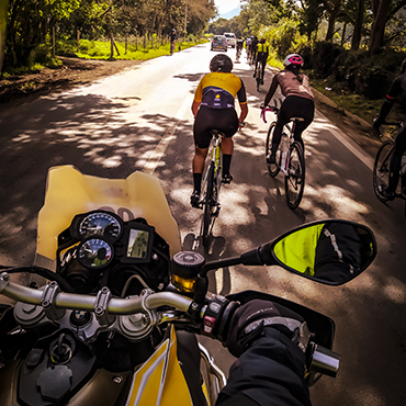 Acompañamiento de ciclistas y carro escoba en Bogota y la sabana